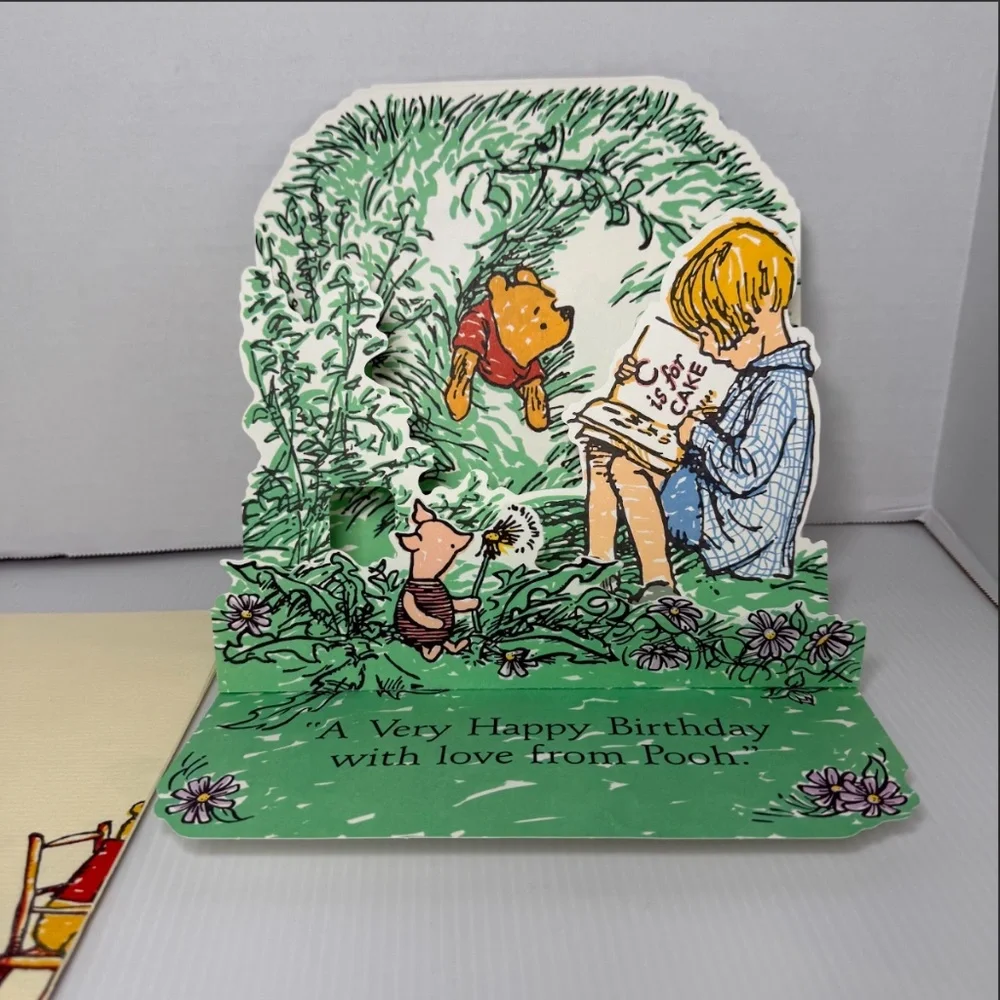 VTG Winnie the Pooh Disney Birthday Centerpiece Hallmark 1986 w/paper tablecloth